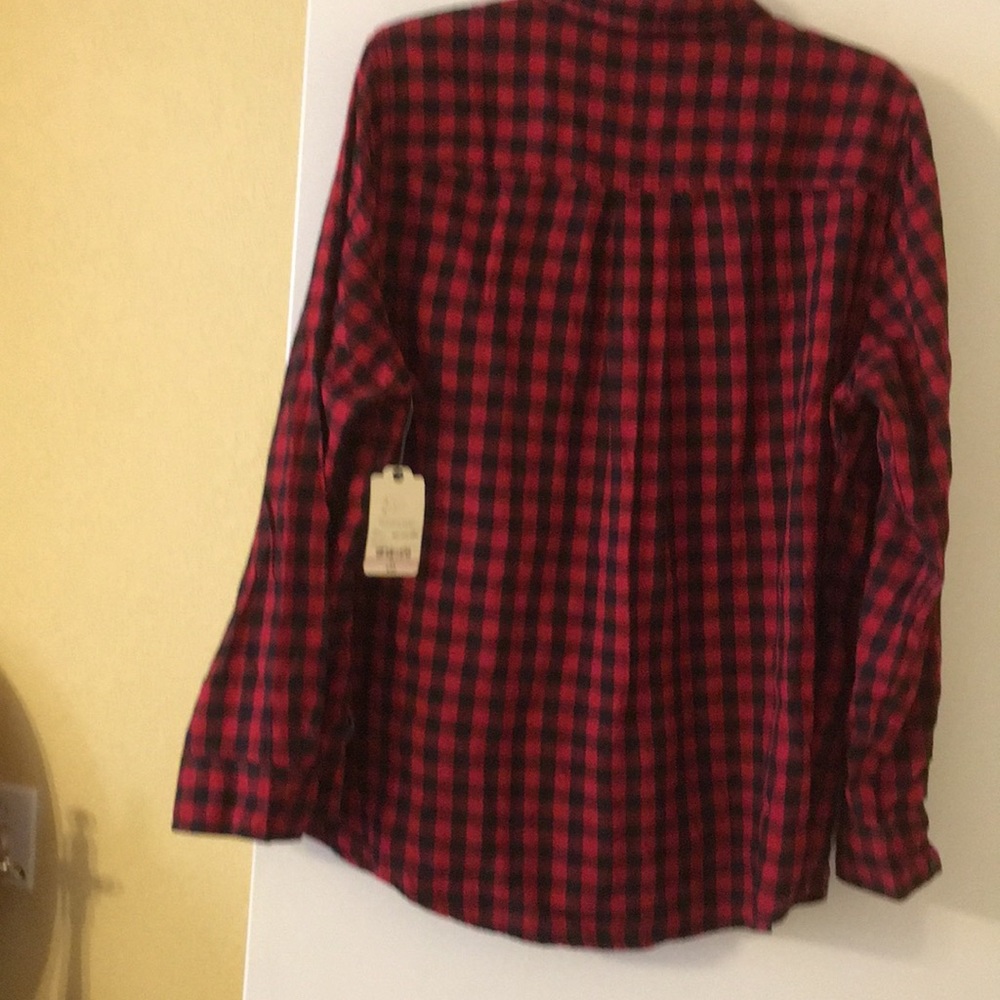 Shirt - Picture 3 of 4